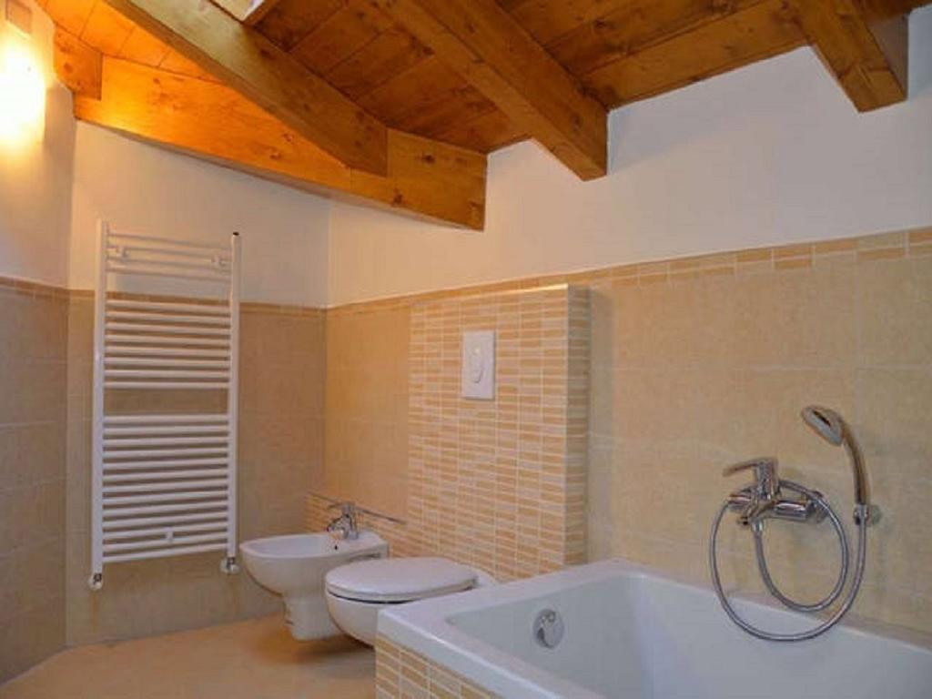 Appartamento Vista Lago - Betta Lezzeno Bagian luar foto