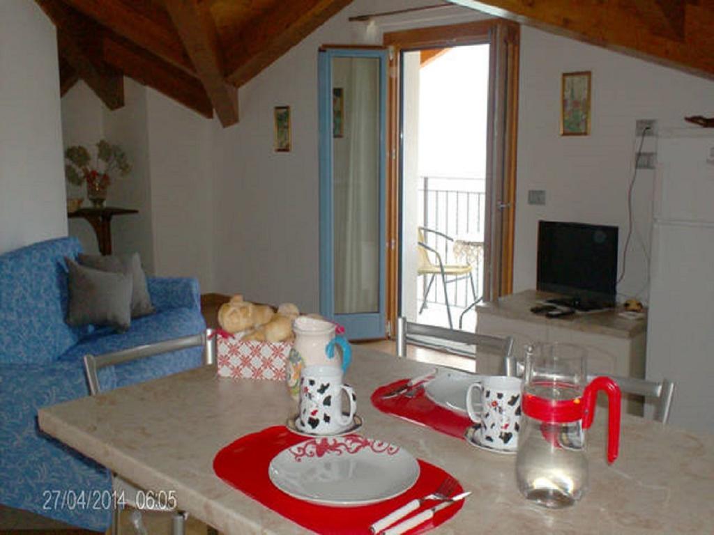 Appartamento Vista Lago - Betta Lezzeno Bagian luar foto